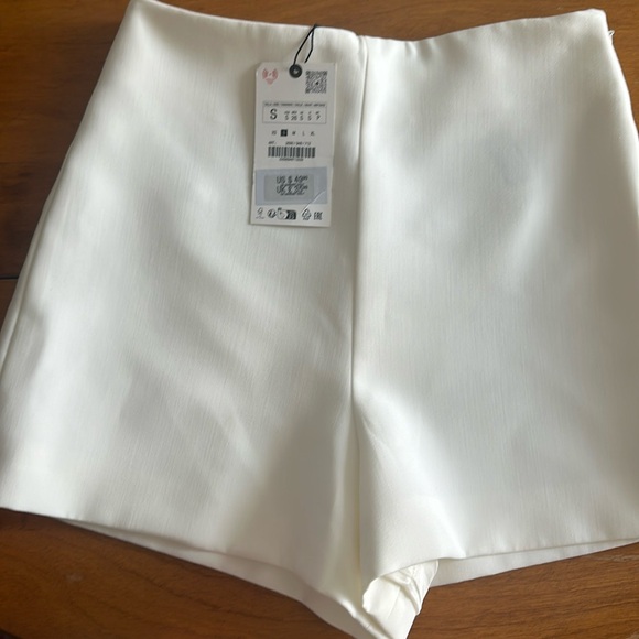 Fully lined white high waisted Zara shorts - Picture 1 of 5
